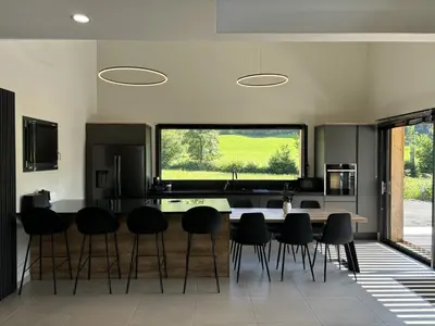 Cuisine ou kitchenette dans l'établissement Le Grand Perce Neige & Jacuzzi à proximité de Gérardmer