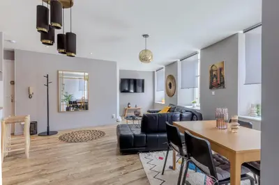Coin salon dans l'établissement Travel Homes - CityStar - Espace et Confort en plein centre, sur-équipé