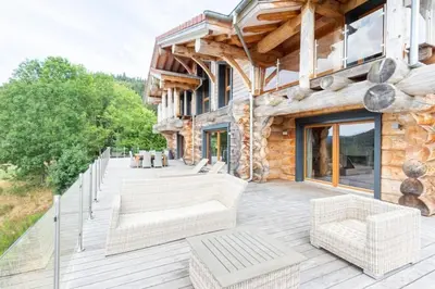 Balcon ou terrasse dans l'établissement Merveille architectural en rondins chalet Whistler