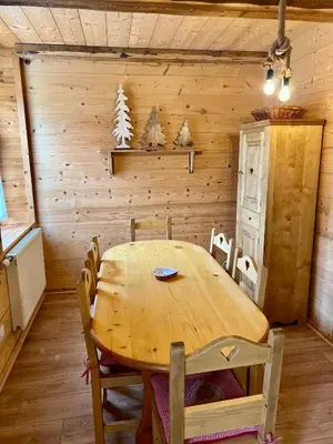 Plan de l'établissement Gîte 2 à 8 personnes style chalet avec garage privé et jardin