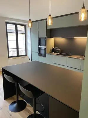 Cuisine ou kitchenette dans l'établissement New 5min to Little Venice - Close to Xmas Fair