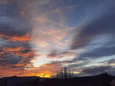 Lever ou coucher de soleil vu de l'appartement ou à proximité