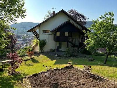 Vue générale sur la montagne ou vue sur la montagne depuis le chalet