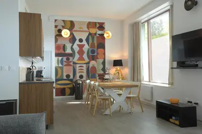 Cuisine ou kitchenette dans l'établissement Au Cheval Blanc - Appartement Familial 6P Parking privé proche Colmar Centre
