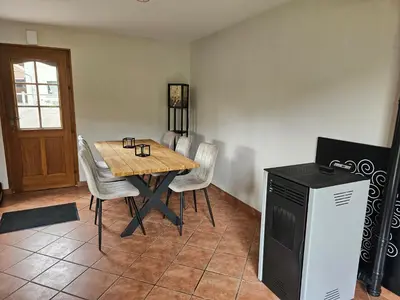 Cuisine ou kitchenette dans l'établissement Maison au pied des 1000 étangs