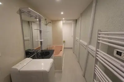 Salle de bains dans l'établissement L'Appartement - Cœur de Riquewihr - 2 à 4 personnes