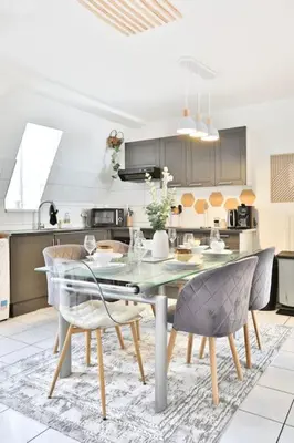 Cuisine ou kitchenette dans l'établissement Le CLOONEY - appartement en duplex - Hyper centre