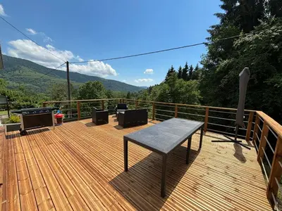 Vue générale sur la montagne ou vue sur la montagne depuis la villa