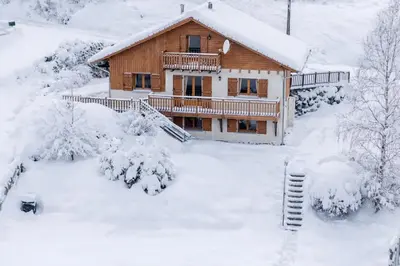 L'établissement Chalet Le Grizzli-3 chambres- 8 couchages- vue imprenable en hiver