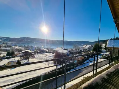 Vue générale sur la montagne ou vue sur la montagne depuis le chalet