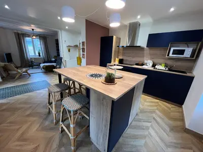 Cuisine ou kitchenette dans l'établissement Les deux maisons - Tolbiac - Maison 8 personnes vue pistes proche lac