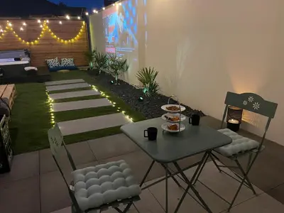 Coin salon dans l'établissement Full House, Jacuzzi, Netflix, 8 pers, free Parking 10' Colmar