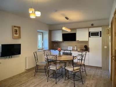 Cuisine ou kitchenette dans l'établissement Gîte 6 personnes