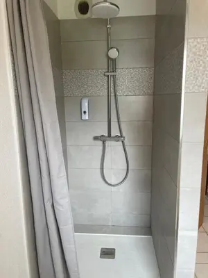 Salle de bains dans l'établissement Studio calme, parking, wifi, Netflix