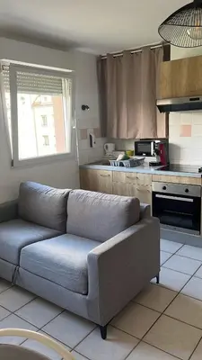 Cuisine ou kitchenette dans l'établissement Studio calme, parking, wifi, Netflix
