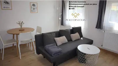 Coin salon dans l'établissement Le Charmontais