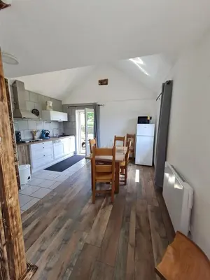 Cuisine ou kitchenette dans l'établissement Au Calme Des Vosges