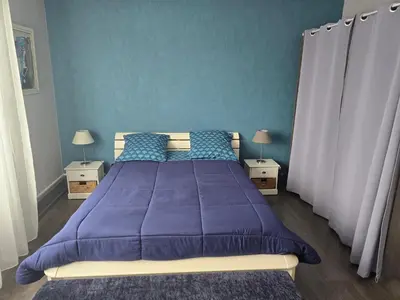 Un ou plusieurs lits dans un hébergement de l'établissement Bel appartement 3 pièces dans une résidence calme