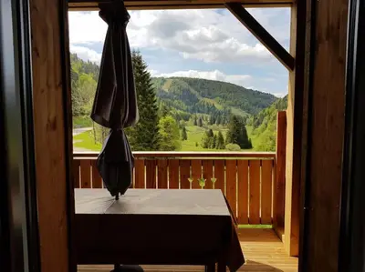 Vue générale sur la montagne ou vue sur la montagne depuis l'appartement