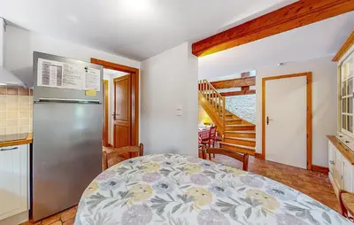 Cuisine ou kitchenette dans l'établissement Beautiful Home In Taintrux With Wifi