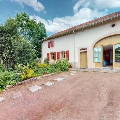 Beautiful Home In Taintrux With Wifi