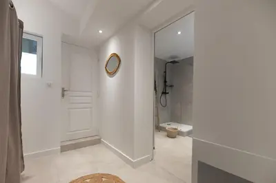 Salle de bains dans l'établissement Appartement entièrement neuf avec terrasse privative !