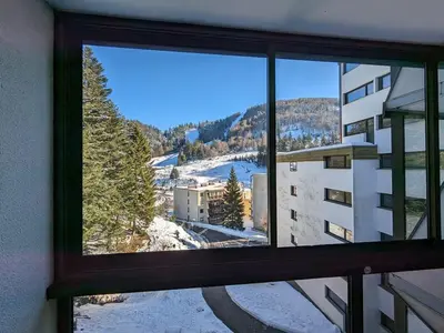 Vue générale sur la montagne ou vue sur la montagne depuis l'appartement