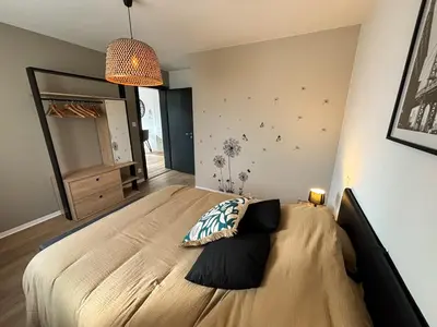 Un ou plusieurs lits dans un hébergement de l'établissement Les Reflets du Château - Parking Gratuit - Cosy & Moderne - Route des vins