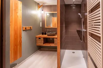 Salle de bains dans l'établissement Cocon de la belle de Vosges 3 chambres