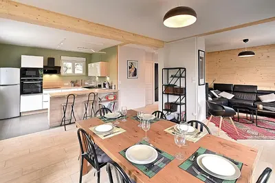 Cuisine ou kitchenette dans l'établissement Le Cocoon Clairefontaine - Maison vue montagne