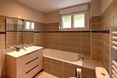 Salle de bains dans l'établissement Le Cocoon Clairefontaine - Maison vue montagne