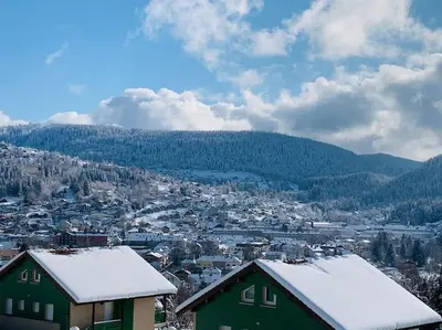 Vue générale sur la montagne ou vue sur la montagne depuis l'appartement