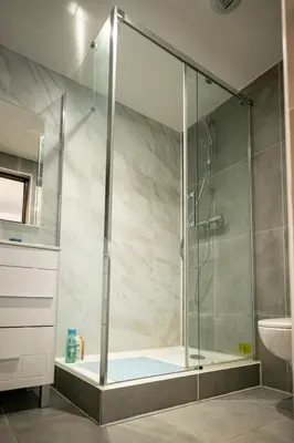 Salle de bains dans l'établissement Mega COOL Flat France Suisse