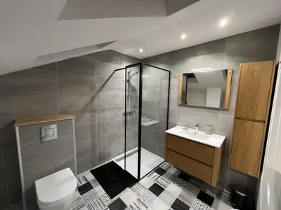 Salle de bains dans l'établissement Gîte les Rosiers du Blosen