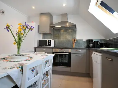 Cuisine ou kitchenette dans l'établissement Gîte Elouann familial spacieux calme