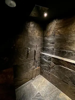 Salle de bains dans l'établissement Le Domaine Endila