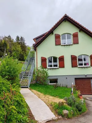 Bâtiment de le séjour chez l'habitant