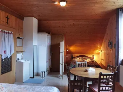 Cuisine ou kitchenette dans l'établissement Chambre d'hôte les écureuils