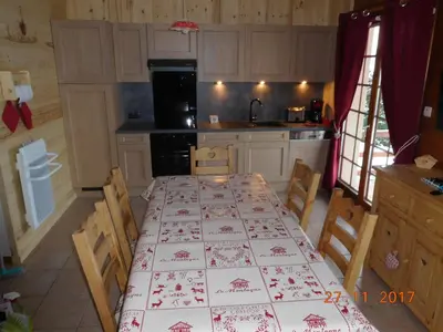 Cuisine ou kitchenette dans l'établissement Les Edelweiss