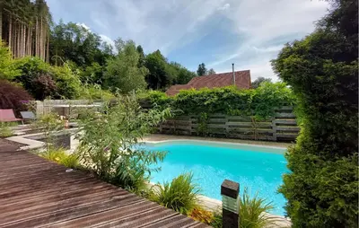 Piscine de l'établissement Amazing Home In Rupt-Sur-Moselle ou située à proximité