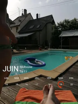 Piscine de l'établissement L'Essentiel-Appartement neuf et cosy avec piscine ou située à proximité