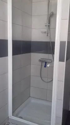 Salle de bains dans l'établissement Gite le figuier de l'ill