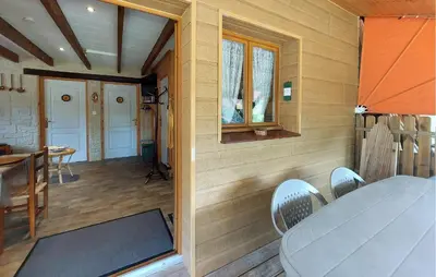 Plan de l'établissement 2 Bedroom Beautiful Home In Le Ménil