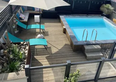 Piscine de l'établissement Aux portes de Colmar ou située à proximité