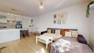 Cuisine ou kitchenette dans l'établissement Suite Lounge avec parking