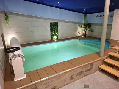 Piscine de l'établissement Sports et détente ou située à proximité