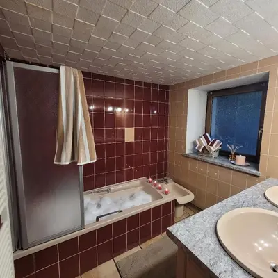 Salle de bains dans l'établissement la Marcairie