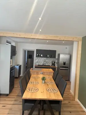 Cuisine ou kitchenette dans l'établissement Gîte 10 personnes