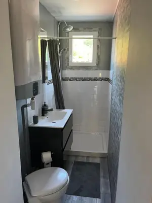 Salle de bains dans l'établissement gite du Breuchin