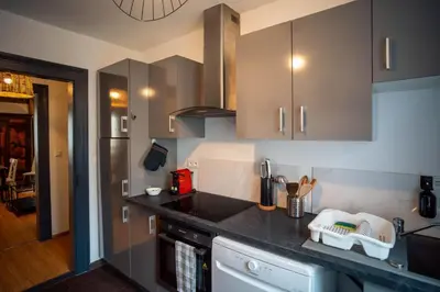 Cuisine ou kitchenette dans l'établissement Riedheim - Colmar proche gare - Charme, Confort et Calme